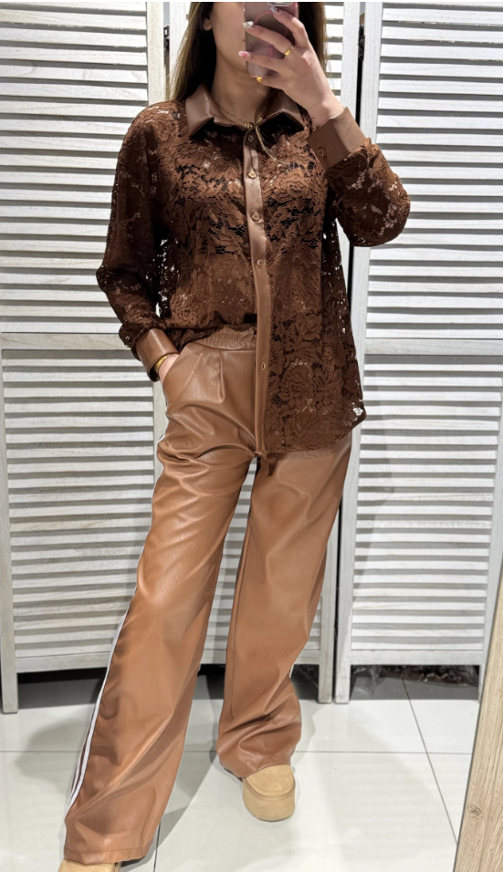 Pantalon jogging en simili effet cuir bandes côtés