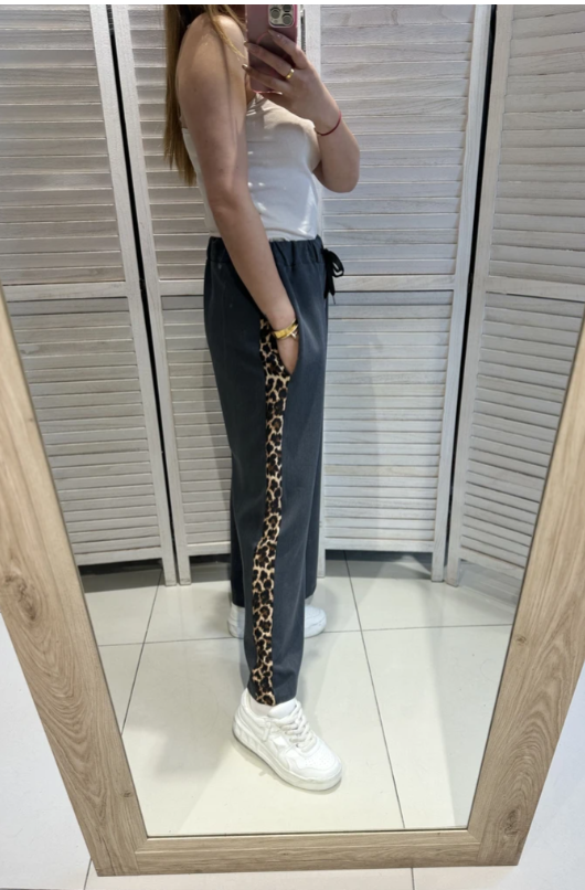 Pantalon large avec poches et bande léopard