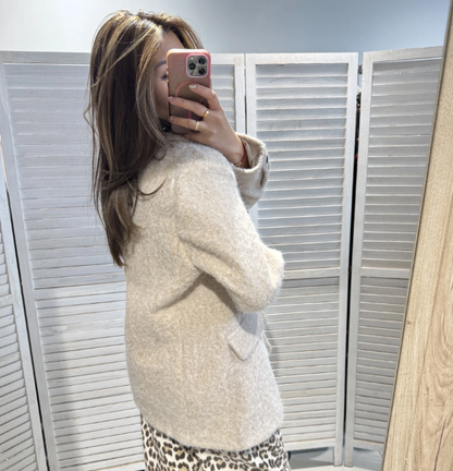 Veste chic en laine bouclée